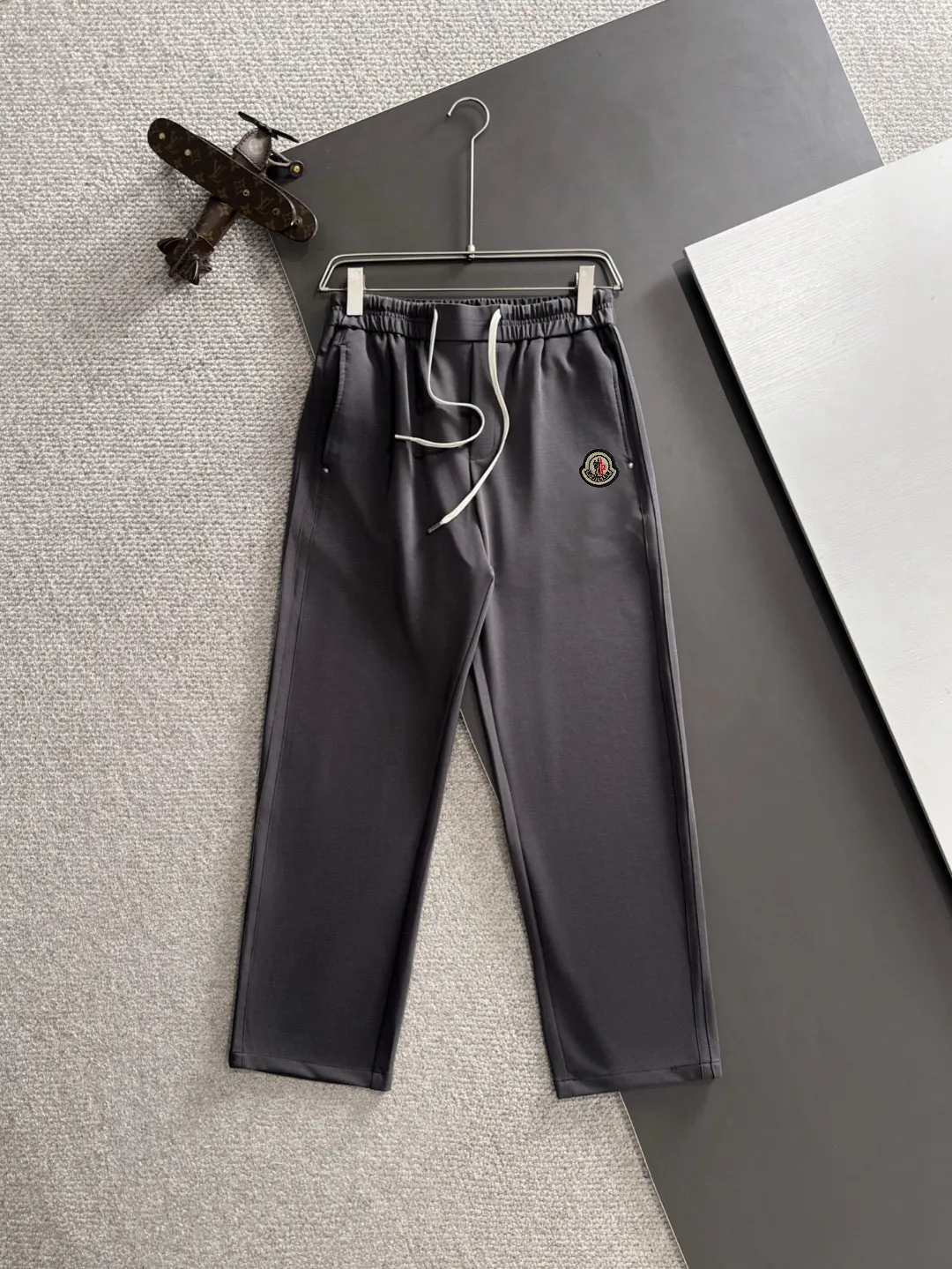 P150， 🐎 🆕2026 New Arrival ！ Classic LOGO ， ， ， 。 ， 。 ：Black Dark Gray Size：29-36